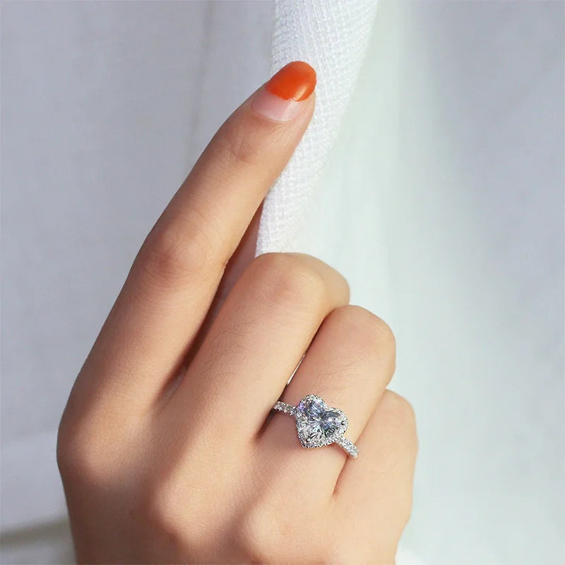 Exquisite Heart Ring for Women with White Zircon Stones