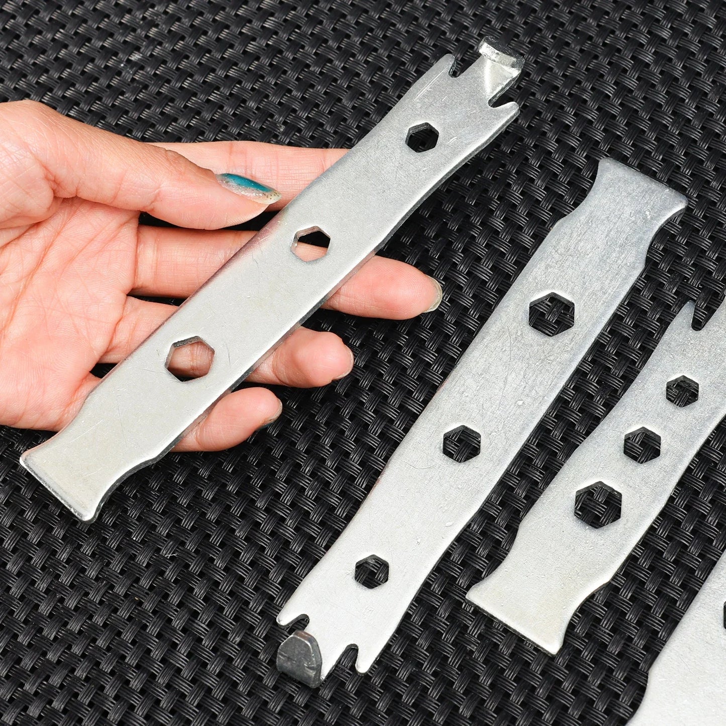 1-5pcs Portable Wire Twisting Device Multi-functional Steel Heavy Duty Fence Wire Twisting Fastener Garden Binding Fixing Tool