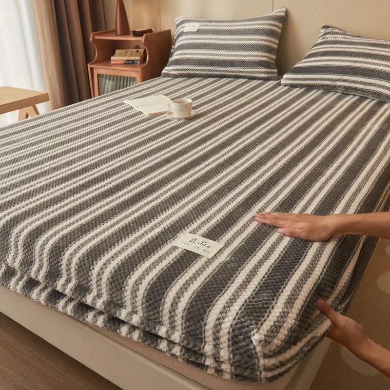 Winter warm coral fleece fitted sheet elastic mattress cover 150x200 fluffy plush bed linen luxury double bed king size