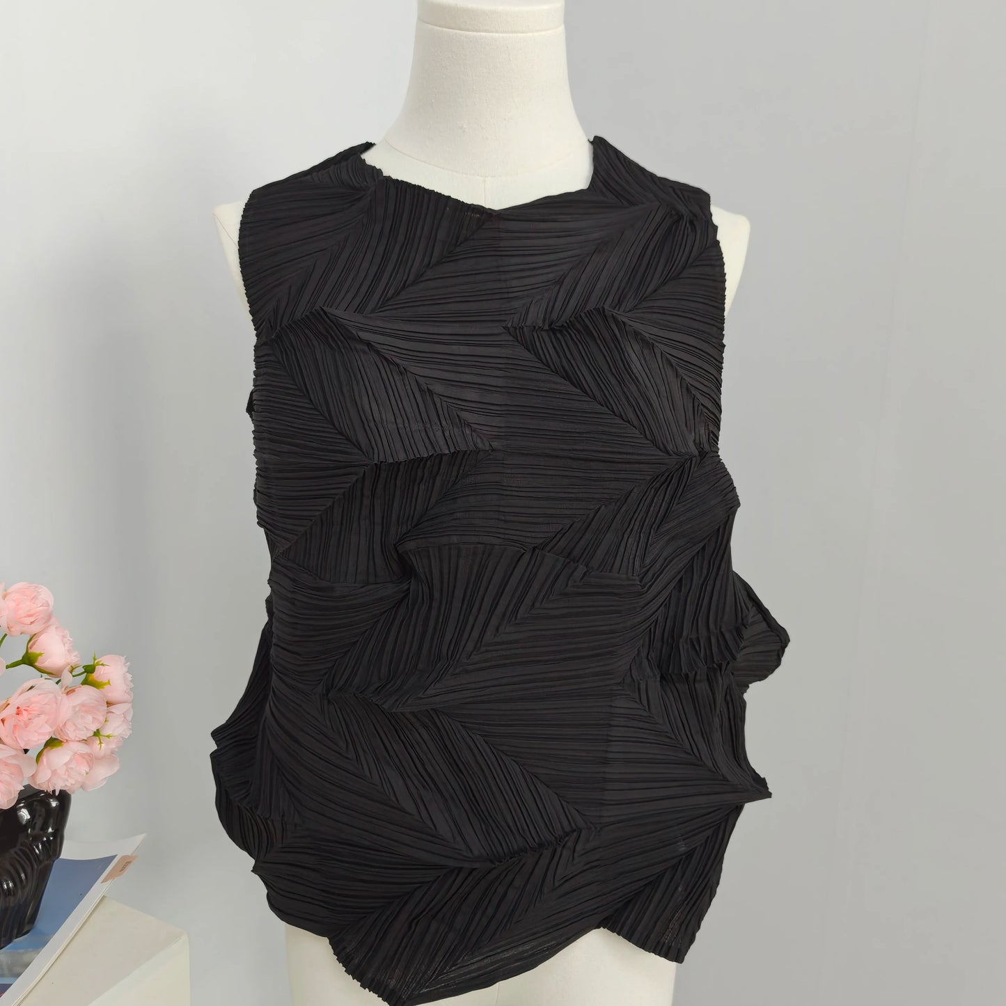 Miyake-Style Pleated T-Shirt - Women's Loose Round-Neck Summer Top
