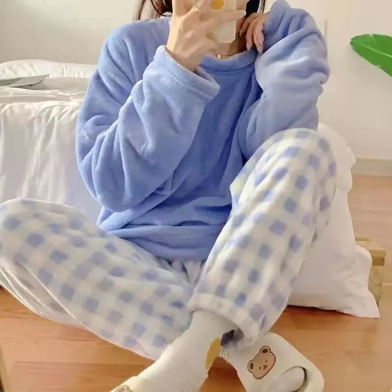 Women's Fleece Pajama Set - Solid Top & Plaid Pants - photo 11