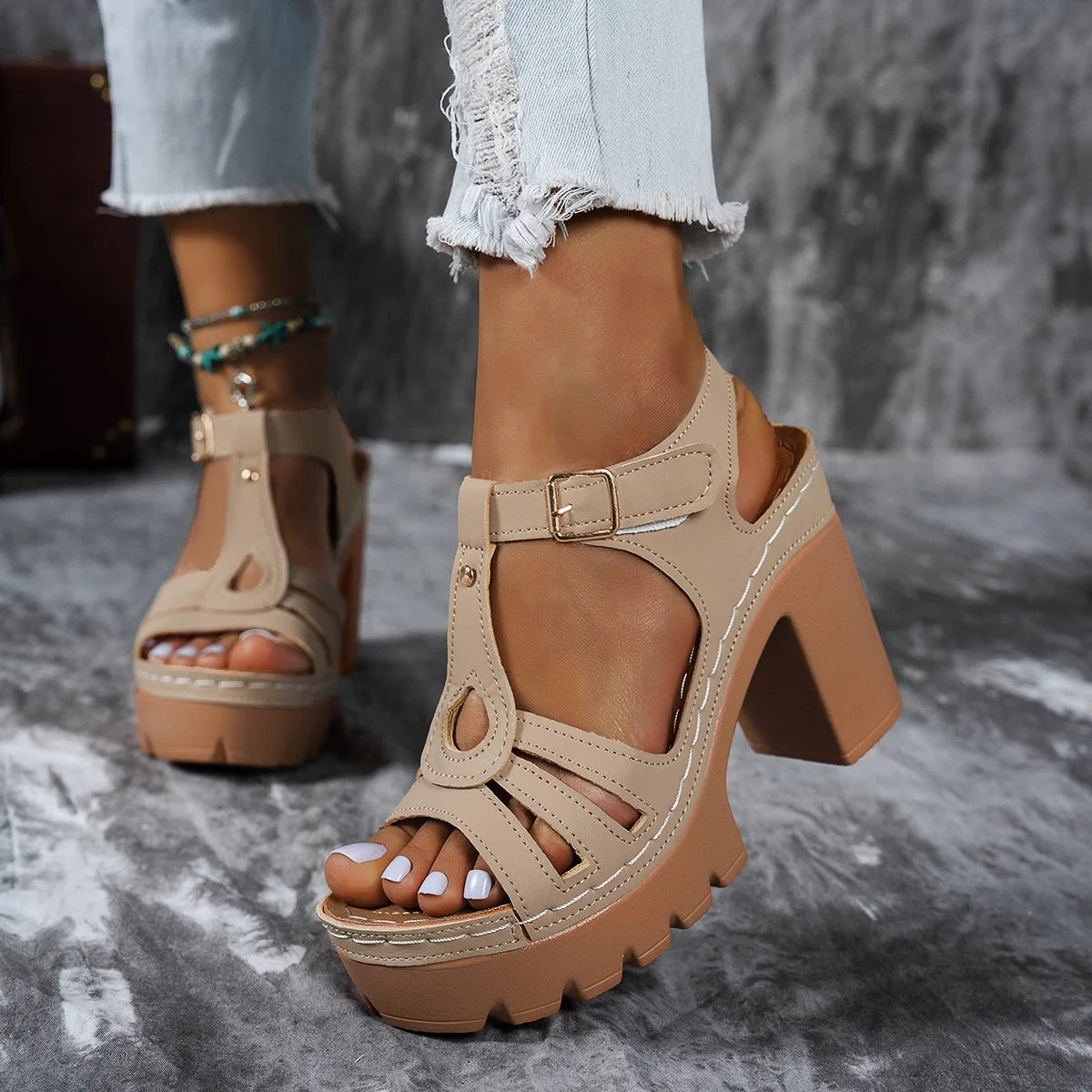New Ethnic Style Roman Car Line Sandals Summer T-heels with Casual European and American Thick Heels Women's High Heels