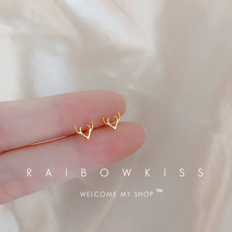 Korean Minimalism Gold Color Small Leaf Butterfly Stud Earrings for Women Hypoallergenic Daily Wear Ear Girls Pierc Gifts