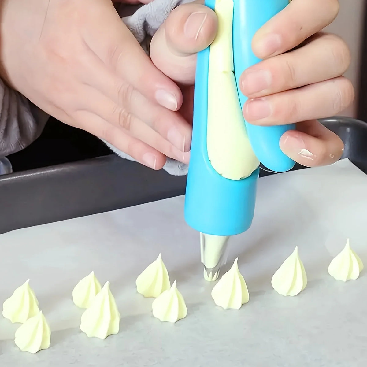 Cake Decorating Tool Kit - Beginner Baking Set, 1 or 17 Pieces - photo 4