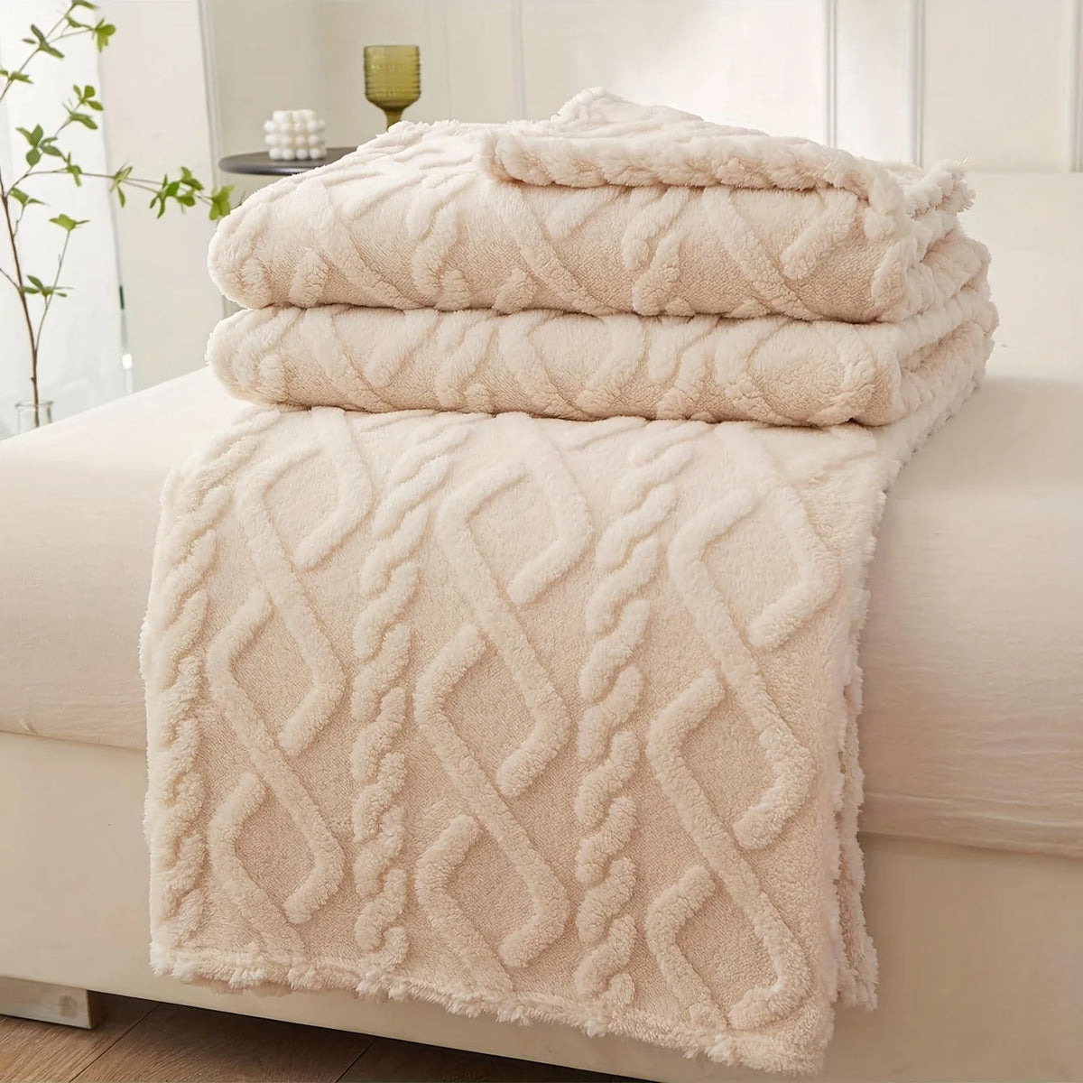 Lightweight Coral Fleece Blanket - Single-Layer Throw for Bed and Sofa