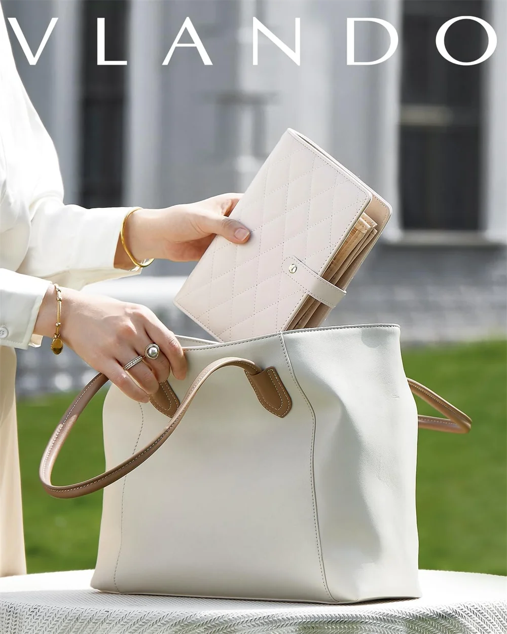 Jewelry storage box, storage bag, convenient jewelry storage book ring binder, transparent zipper velvet jewelry bag, travel ess