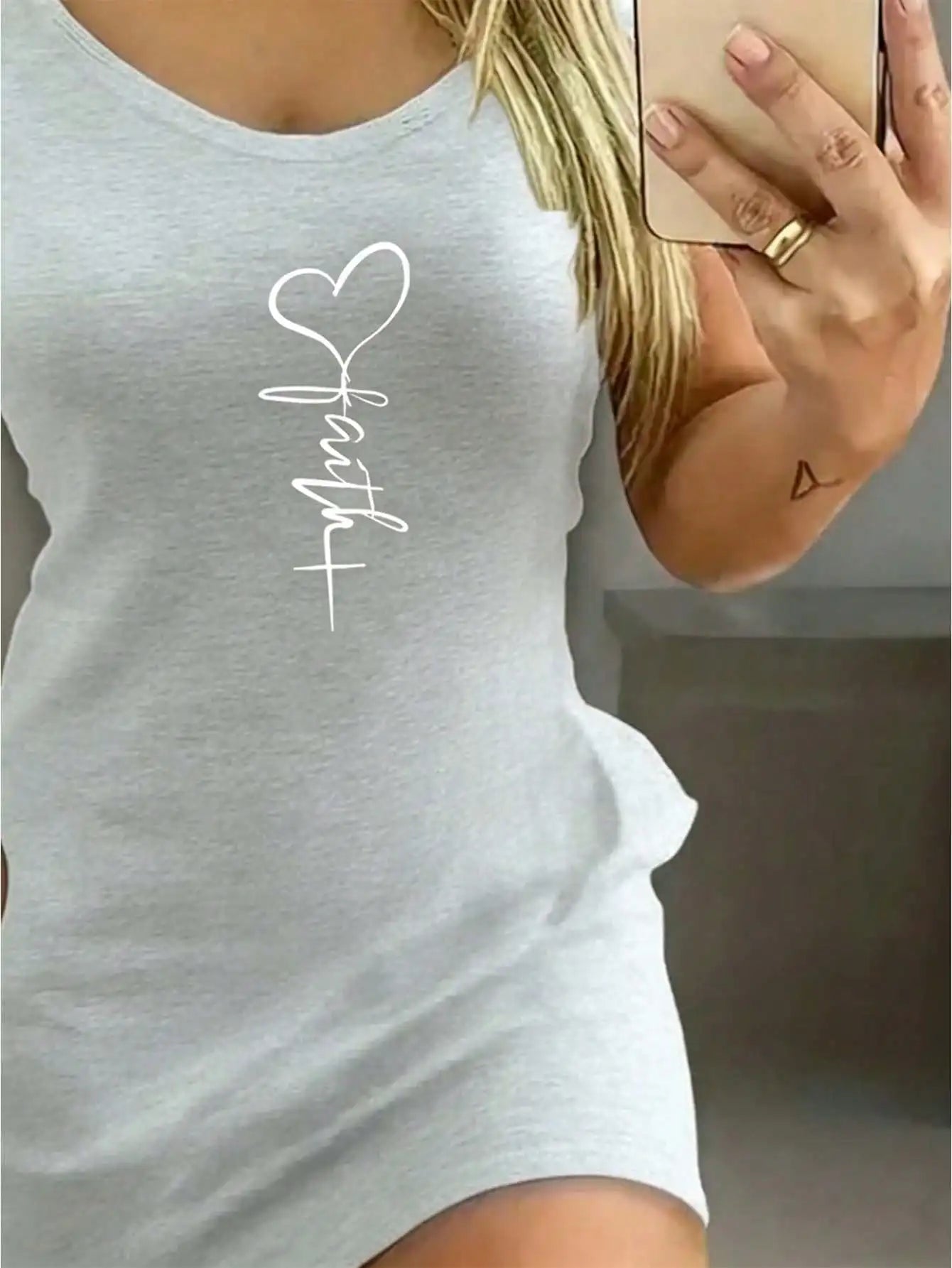 2026 new women's sexy heart-shaped round neck short sleeved dress and skirt, suitable for summer wear