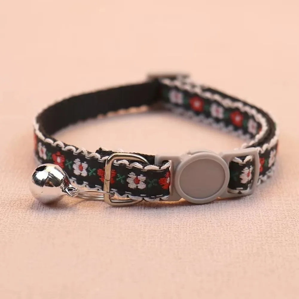 Fashion Floral Embroidered Cat Collars Adjustable Durable Pet Collars Cute Lace Collar With Bell Cat Supplies