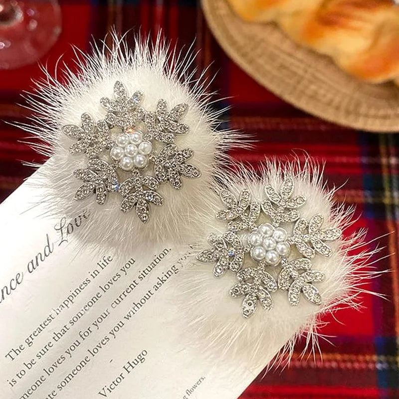 2PCs New Winter Hair Accessories Shiny Rhinestones Pearls Snowflake Hairpin Elegant Lovely Christmas Hair Clips for Women