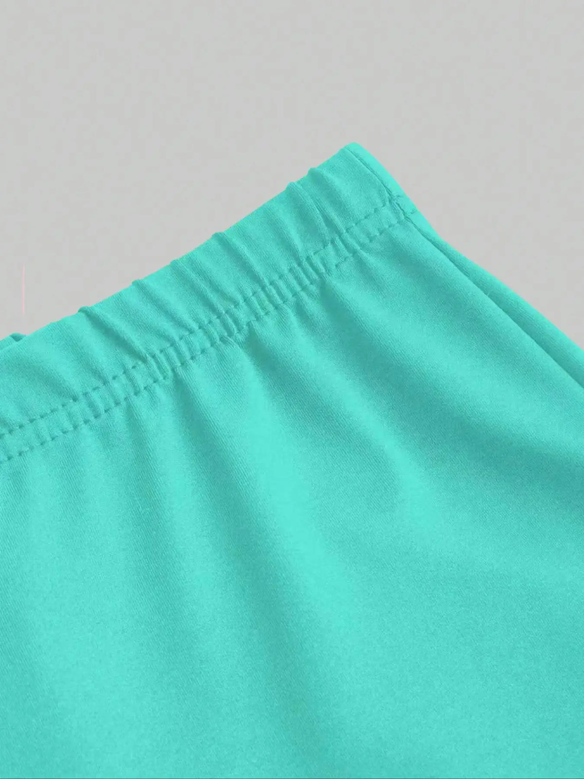 Fresh Mint Green Short-Sleeve Letter-Number Outfit for Girls Aged 4-12, with White Short-Sleeve Top and Mint Green "67 Six Seven" Letter-Number Print on Bell-Bottom Pants