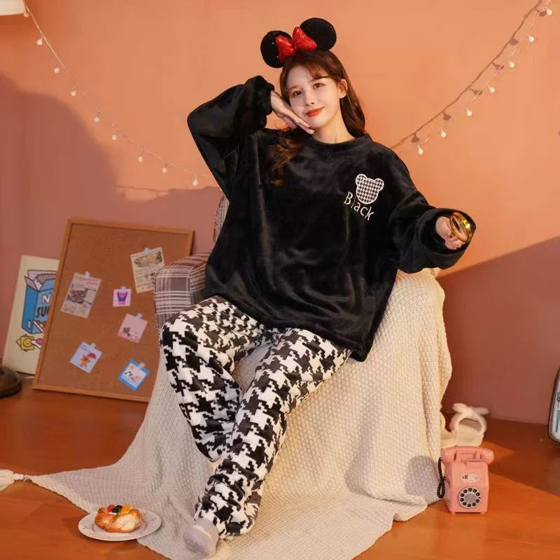 Women's Fleece Pajama Set - Solid Top & Plaid Pants - photo 9