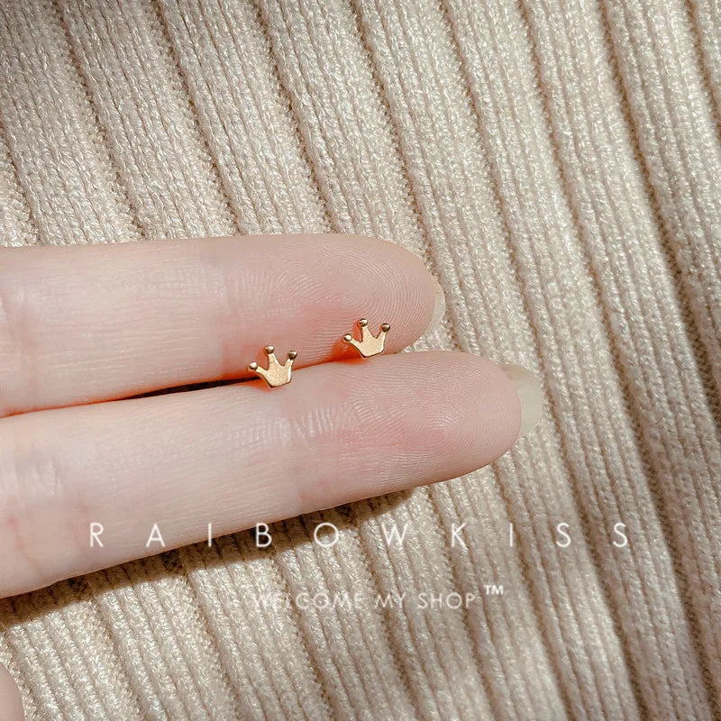 Korean Minimalism Gold Color Small Leaf Butterfly Stud Earrings for Women Hypoallergenic Daily Wear Ear Girls Pierc Gifts