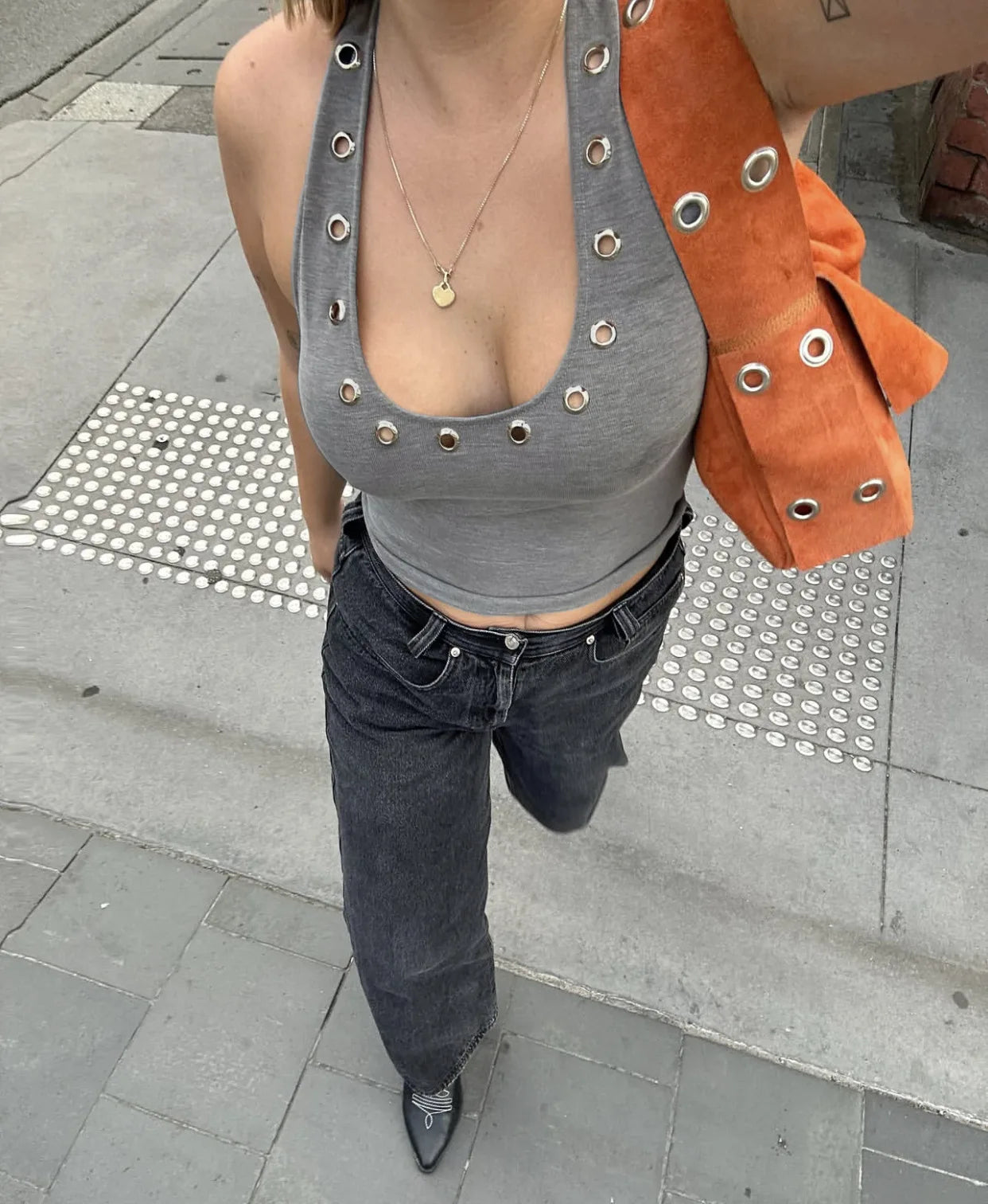 TARUXY Metal Hollow Halter Neck Vest Sexy Hot Girl Plunge Bodycon Solid Color Sleeveless Tanks Casual Club Party Camis Top Y2K