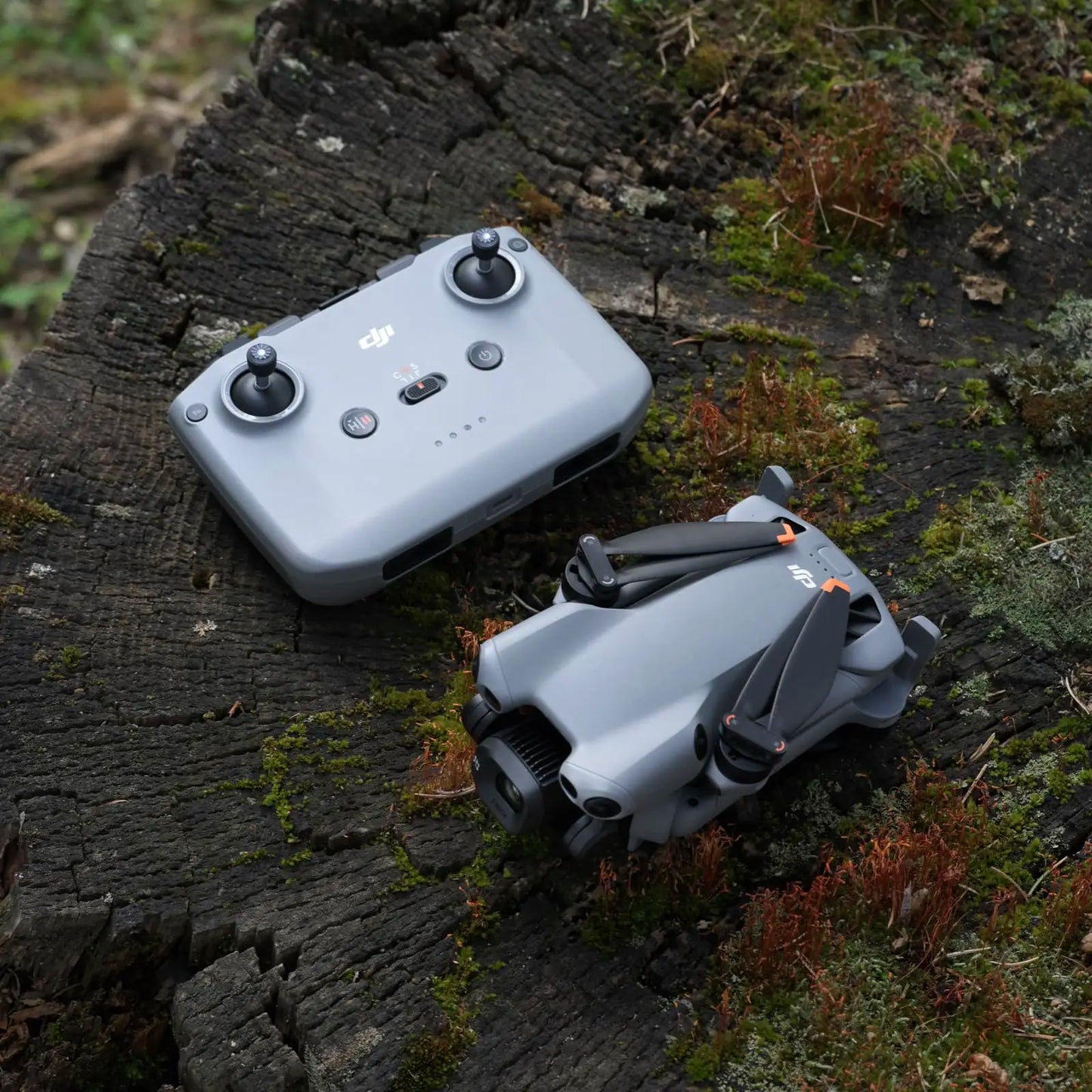 DJI Mini 5 Pro Camera Drone Ultra-Light Foldable with 1-Inch CMOS 4K Camera Omnidirectional Obstacle Sensing ActiveTrack 360° 225° Gimbal 20km Transmission for Beginners