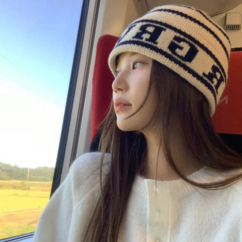 Winter Knitted Hat for Women Beanies Hat Casual Fasion Warm Pullover Hat Outdoor Riding Sports Hat Elastic Skullies Hat