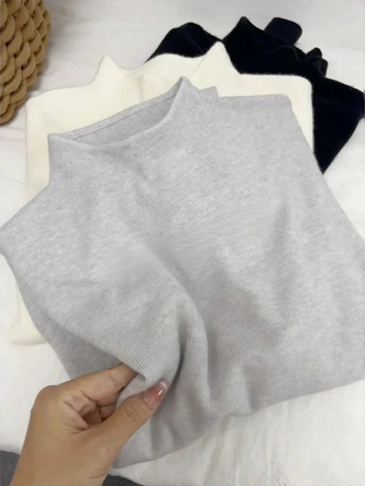 Women's vintage turtleneck sweater — view 19 of 20
