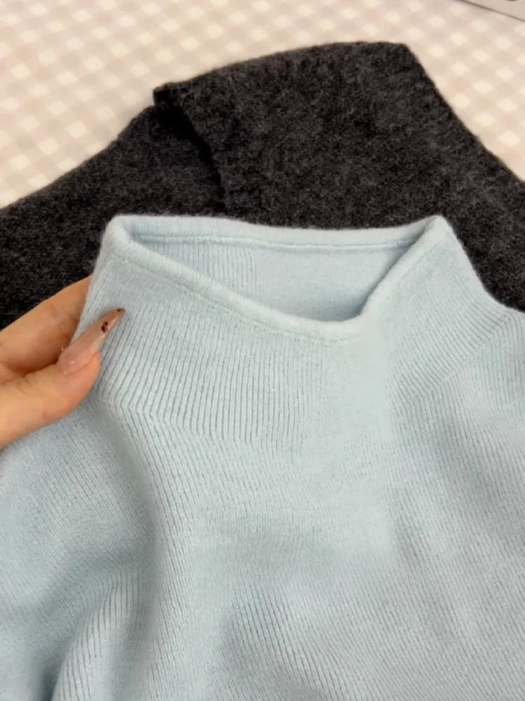 Women's vintage turtleneck sweater — view 5 of 20