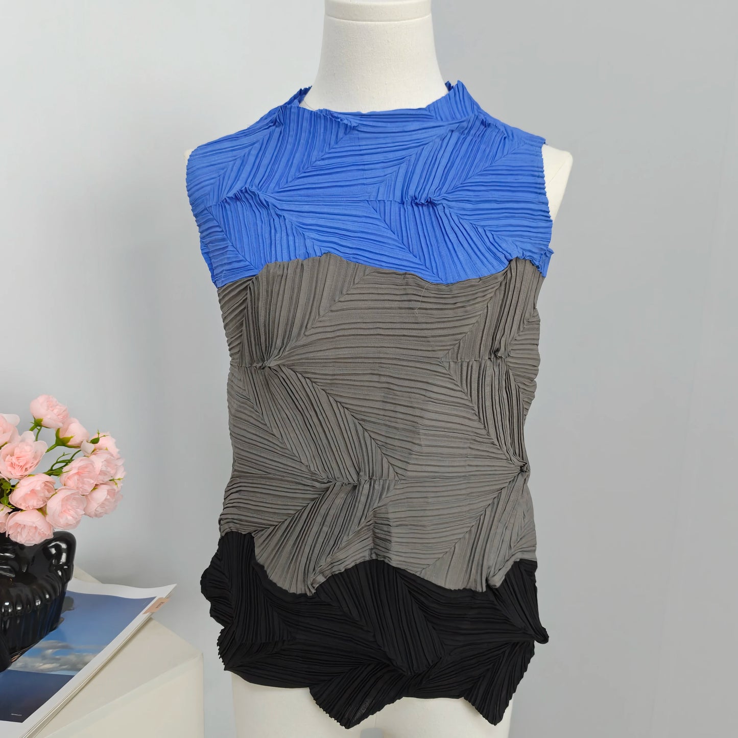 Miyake-Style Pleated T-Shirt - Women's Loose Round-Neck Summer Top