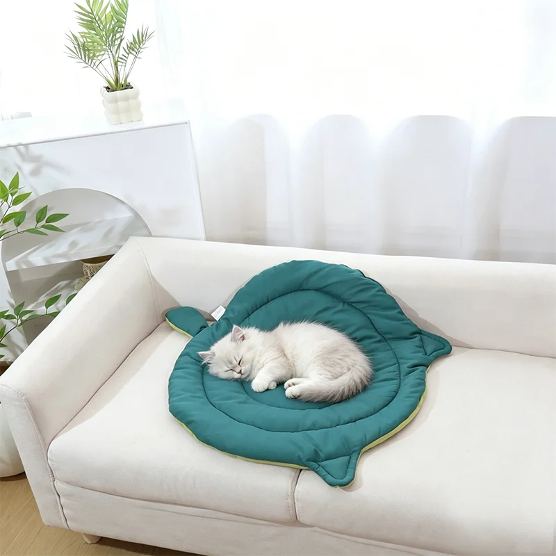 Cat Face Pet Bed Mat - Soft Breathable All-Season Cushion – photo 3