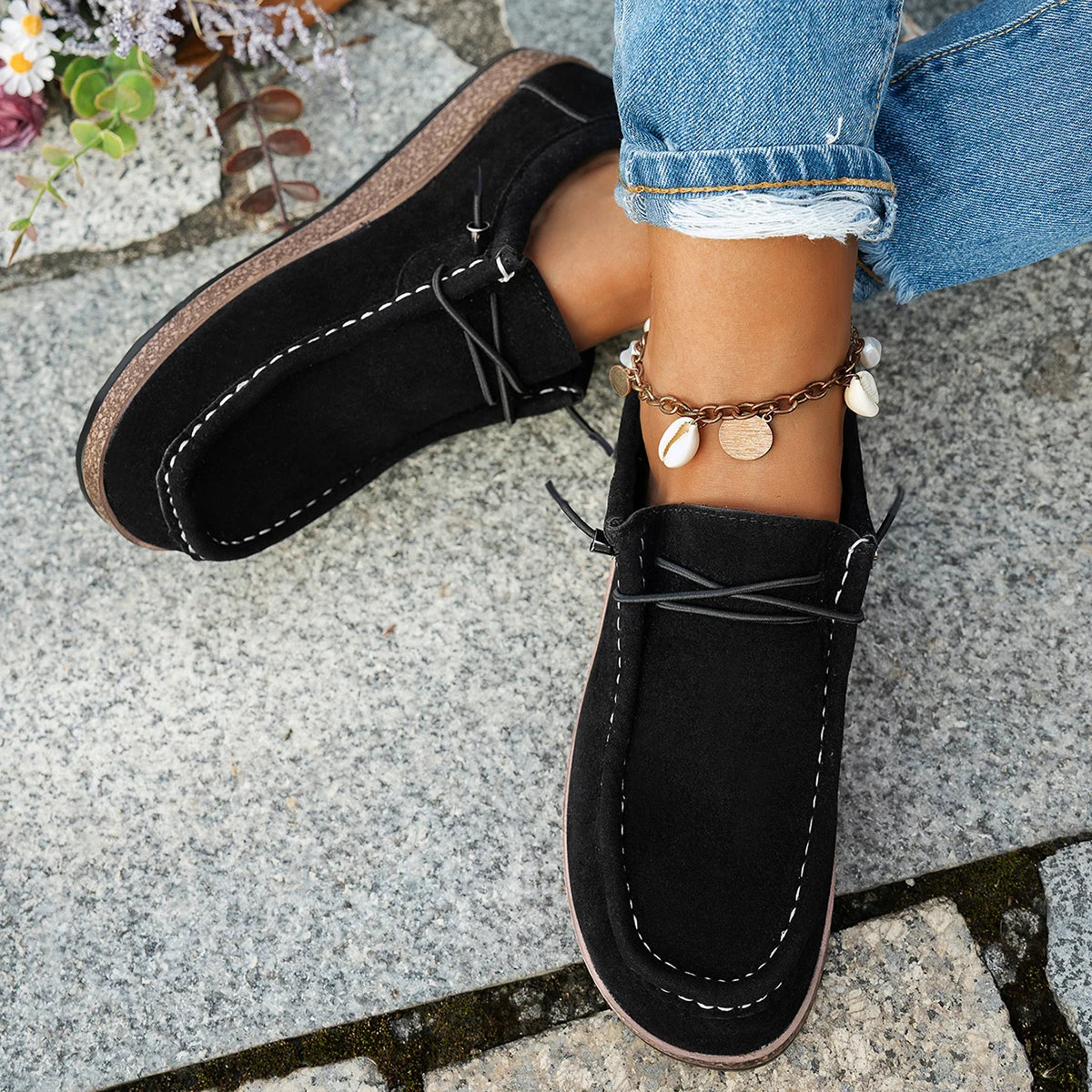 Graffiti Canvas Sneakers for Women — Retro Low-Top Lace-Up Casual Shoes