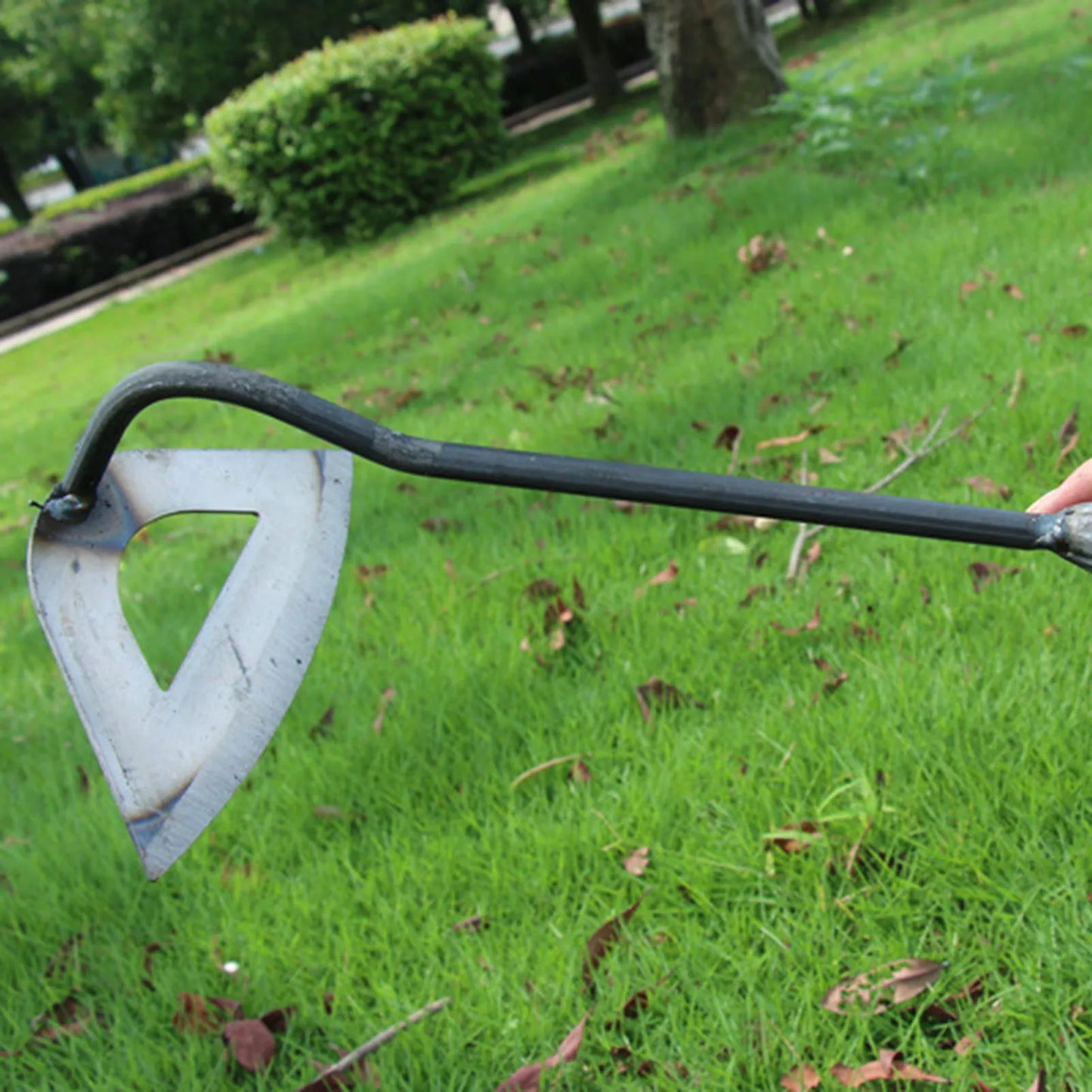Carbon Steel Garden Hoe & Weeder — Dual-Purpose Hand Weeding Tool