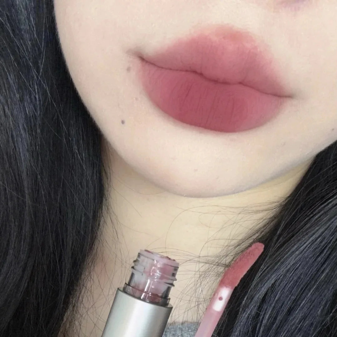 Tube Matte Lipstick, Waterproof and Sweatproof, Does Not Fade Or Remove Makeup, Can Be Used on Both Lips and Cheeks