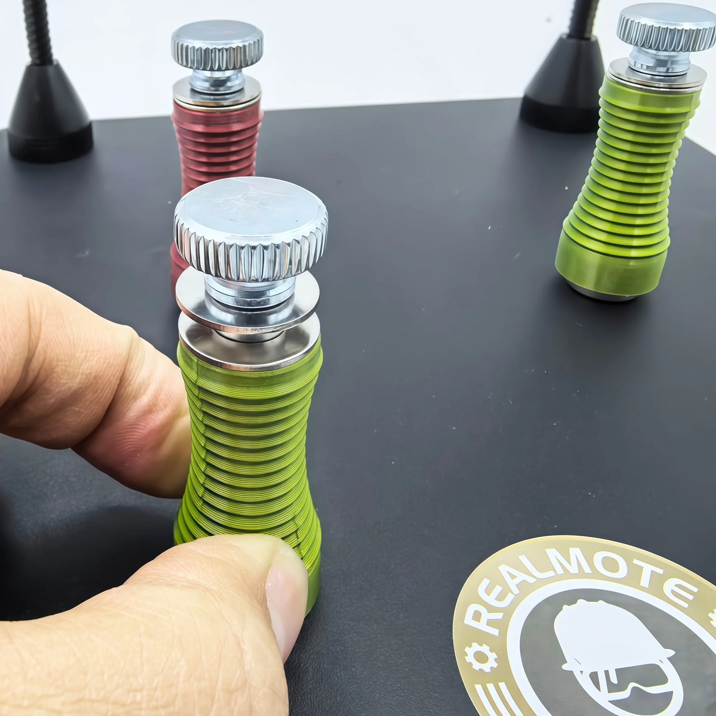 4pcs New Upgrade Spring-Loaded Magnetic PCB Holder Bits Set – Strong Magnet, Carbon Pillar Design for Phone Repair & Soldering