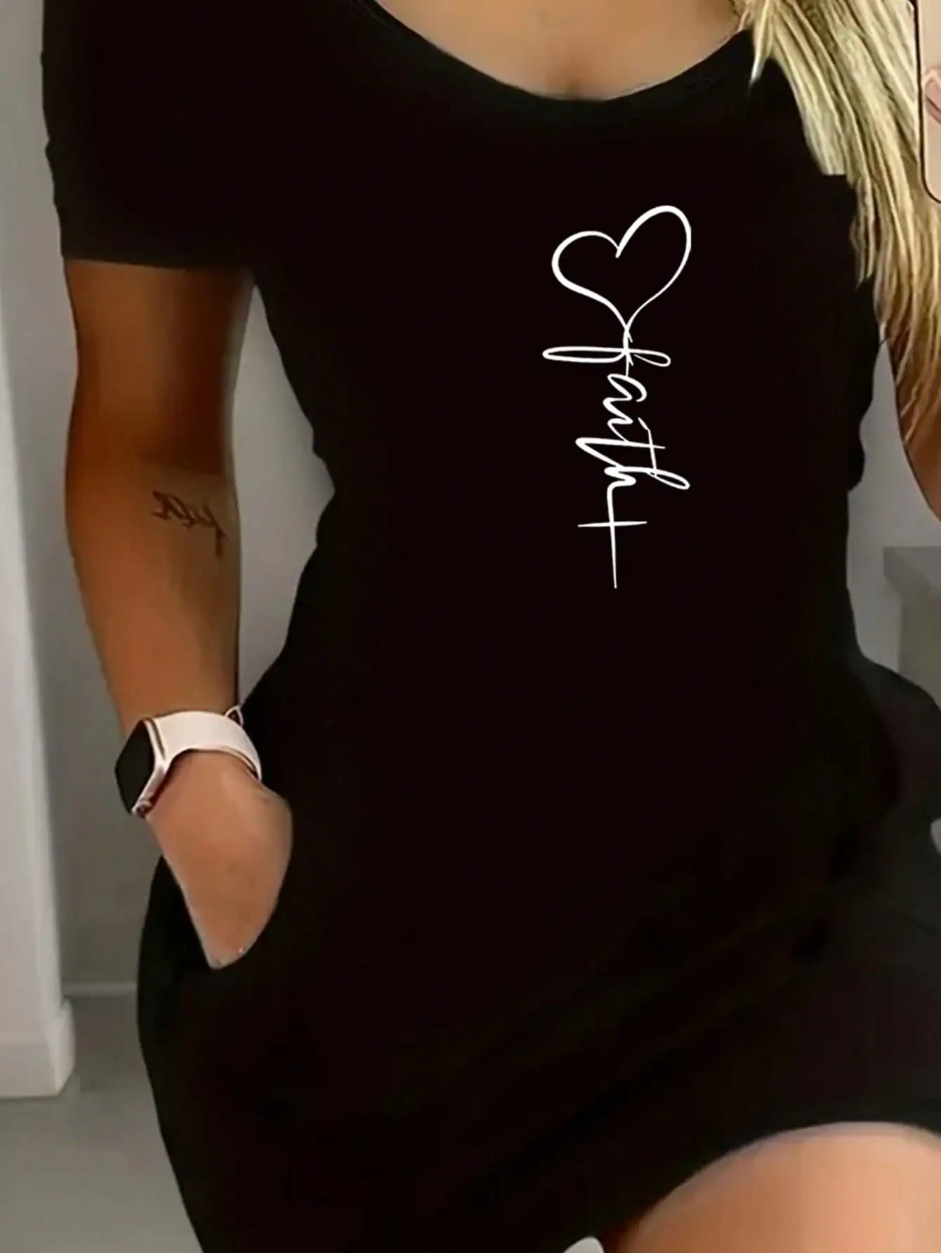 2026 new women's sexy heart-shaped round neck short sleeved dress and skirt, suitable for summer wear