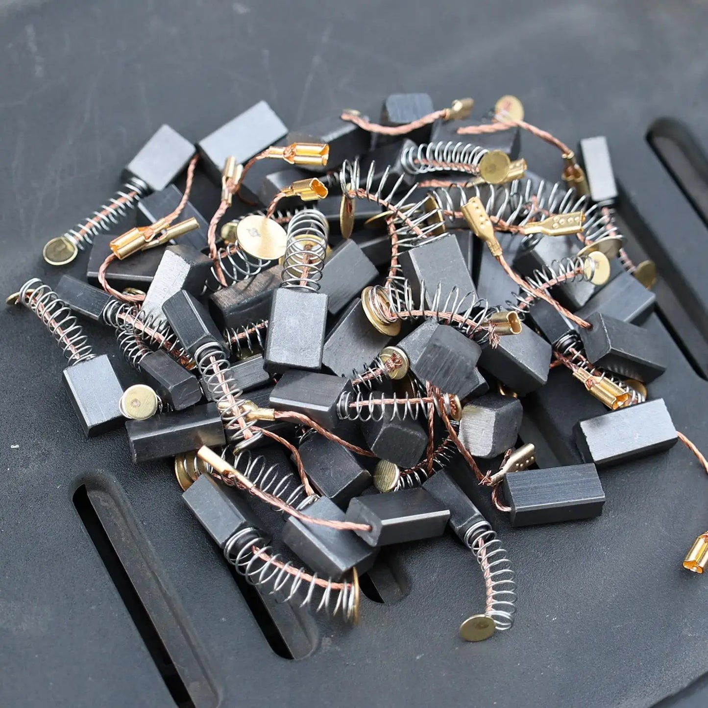 100/50x Carbon Brush Repair Kit Power Tool Electric Motor Replacement Parts Universal Adaptation  Carbon Brushes Mixed Set