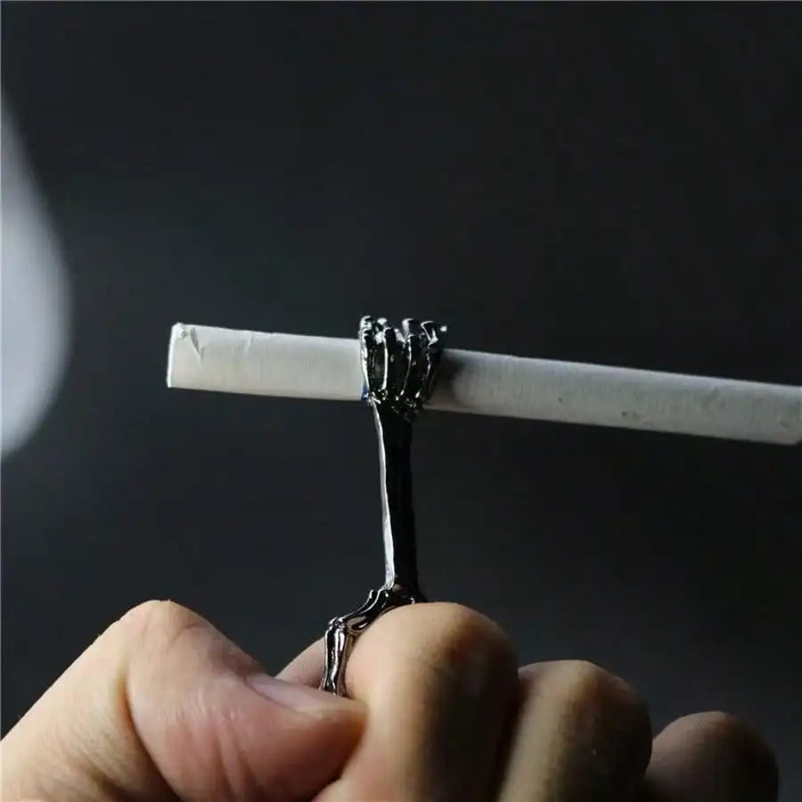 1 piece/Retro Skeleton Hand Cigarette Case - Alloy Ring-style Cigarette Holder, a cool smoking accessory suitable for both men a