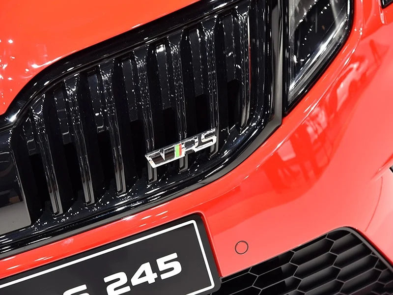 3d Metal RS Logo VRS Car Front Grill Emblem Rear Trunk Badge for Skoda VRS Octavia 1 2 3 Rapid Kodiaq Karoq Fabia Kamiq Superb