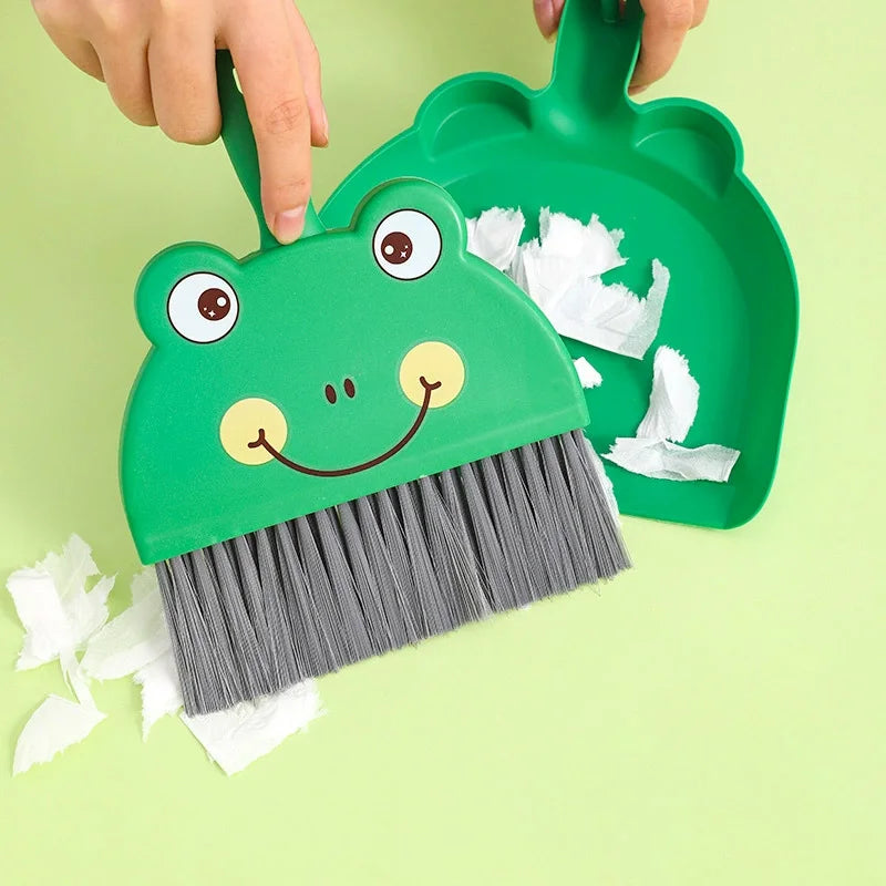 1-Pack Cartoon Desk Broom Set - Super Bowl Party Crumb Cleaner for Snack Mess & Chip Crumbs