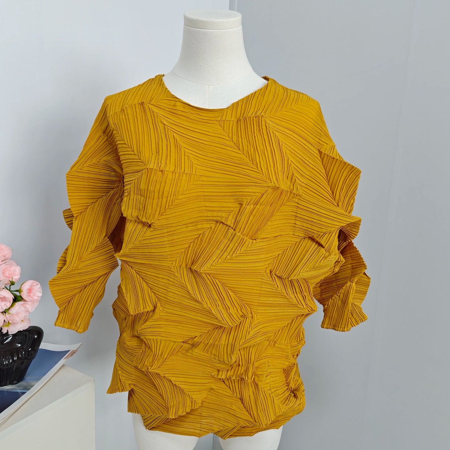 Miyake-Style Pleated T-Shirt - Women's Loose Round-Neck Summer Top