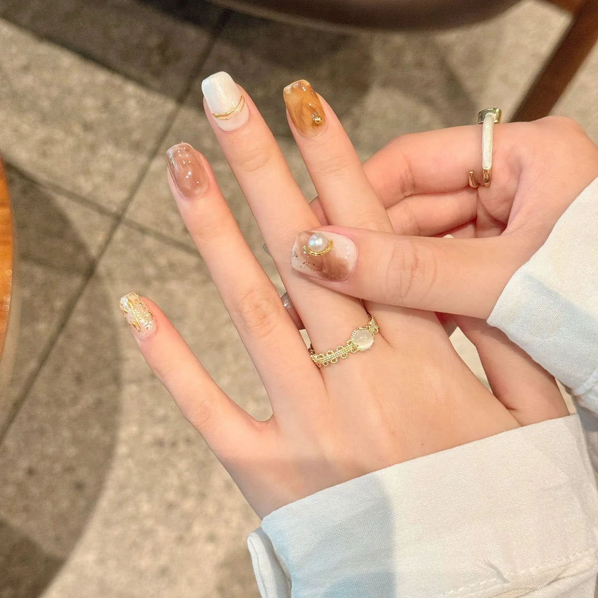 Handmade Press on Nails Glitter White Pearl Decor False Nails Full Cover Wearable Retro Baroque French Short Fake Nail Tips