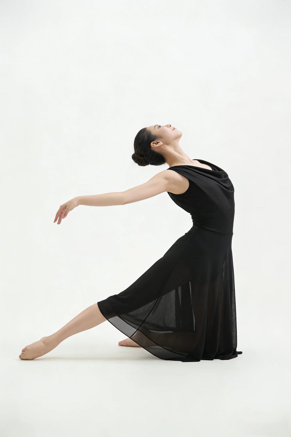 Women's backless tulle overlay lyrical dress