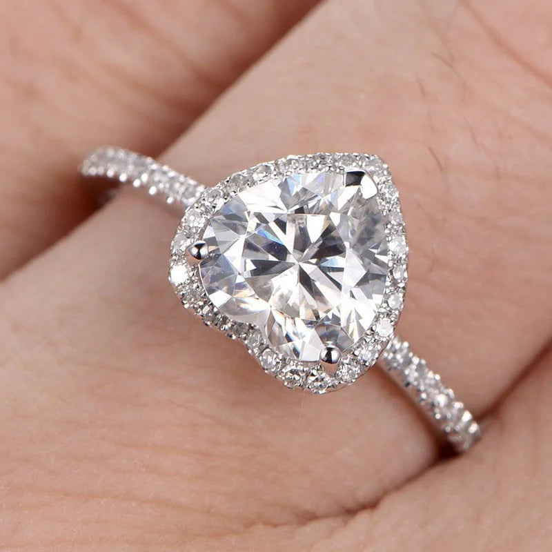 Exquisite Heart Ring for Women with White Zircon Stones