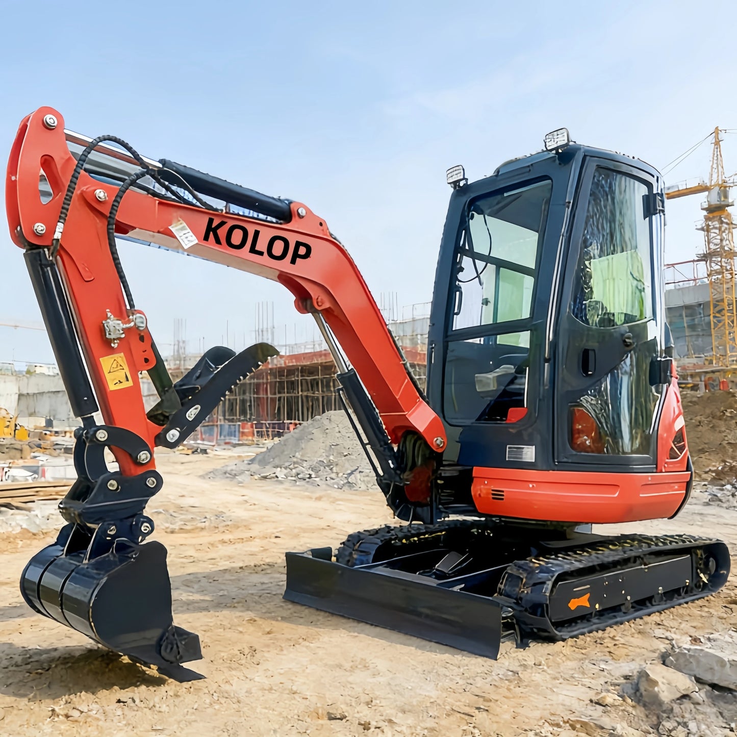 Enclosed Cab 2 Ton Mini Excavator 1 Ton 1.5Ton Tracked Mini Digger For Garden Customized CE EURO 5 Diesel Engine Fast Delivery