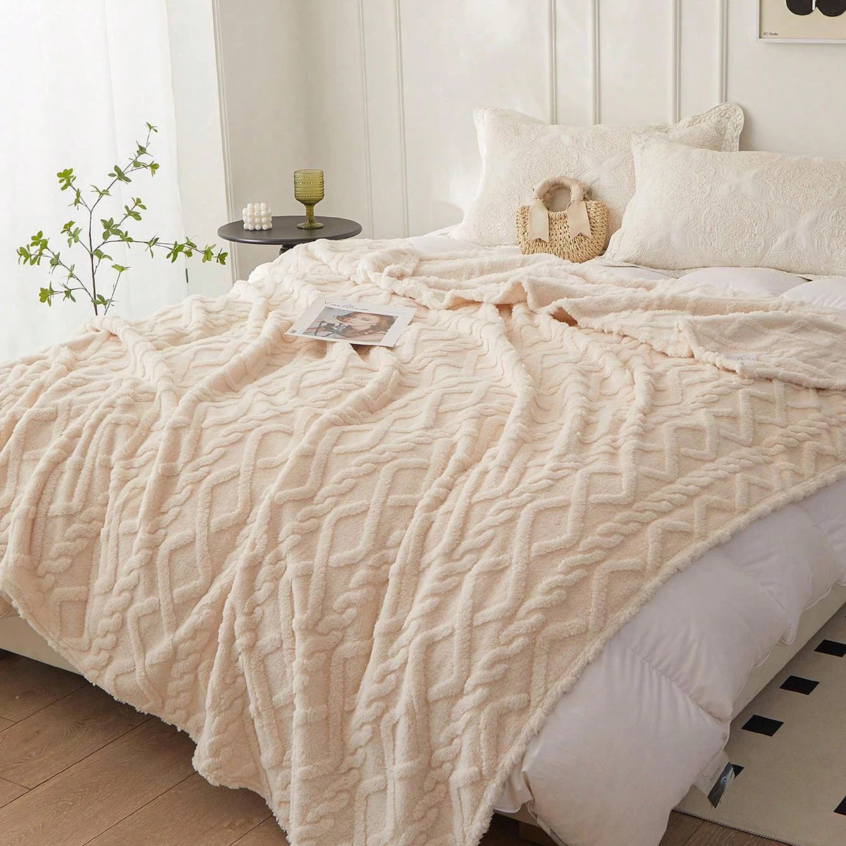 Lightweight Coral Fleece Blanket - Single-Layer Throw for Bed and Sofa - photo 4