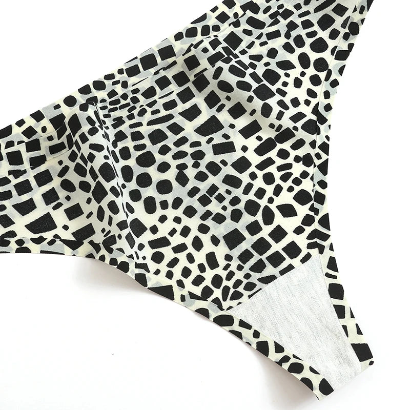 Giczi 3PCS/Set Women's Panties Fashion Leopard Thongs Woman Seamless Underwear Sexy Lingerie Breathable Cozy G-String Hot T-Back