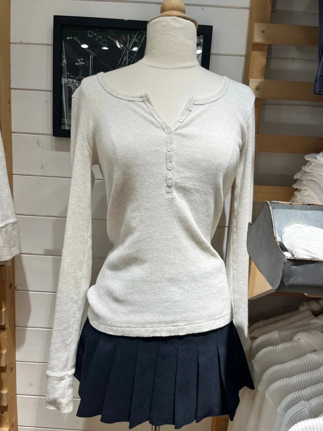 Women's Ribbed Long-Sleeve Top — Six-Button Slim Round-Neck Y2K Tee