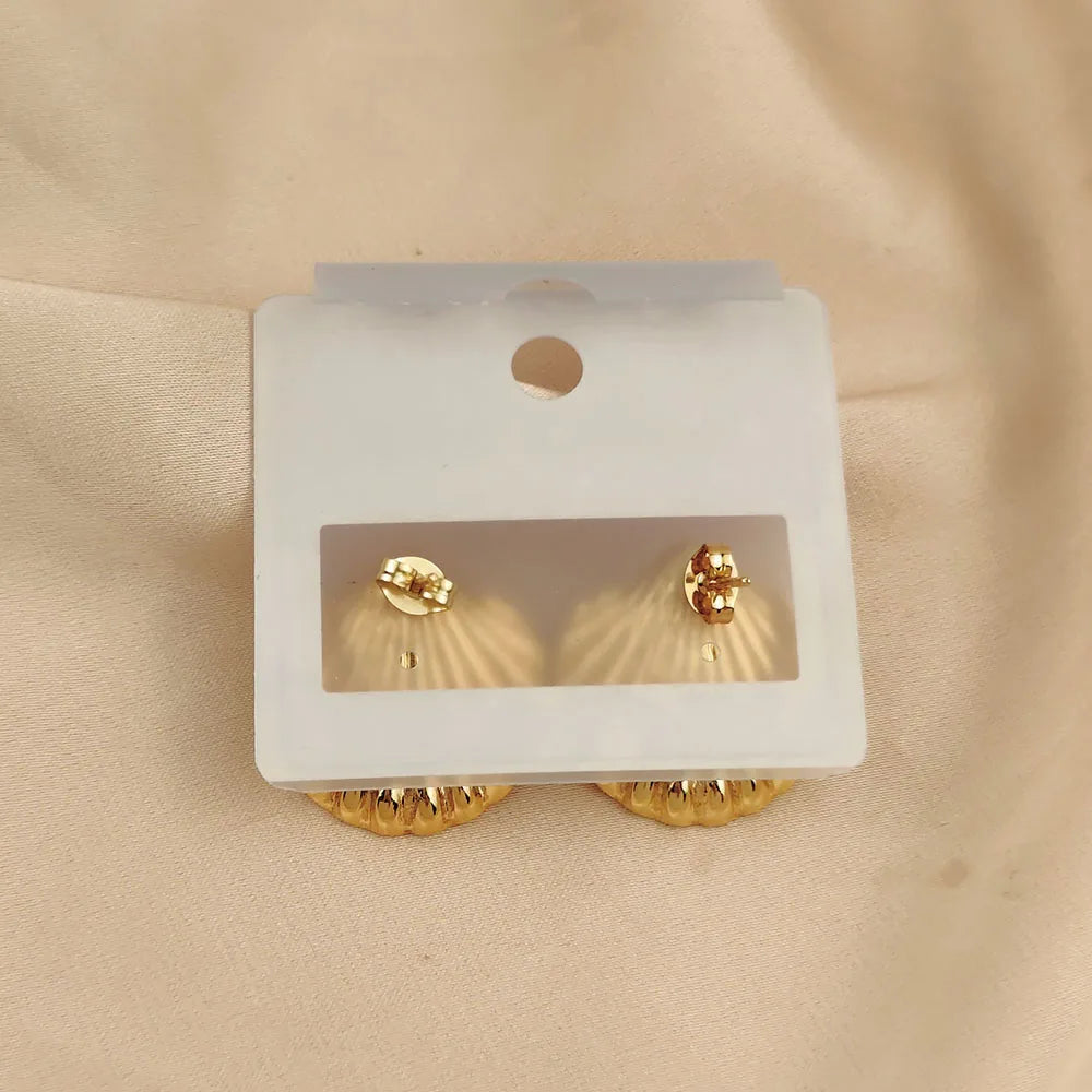 Charming heavy metal fan-shaped pearl 18K women's earrings, waterproof and non-fading stainless steel, wife gift