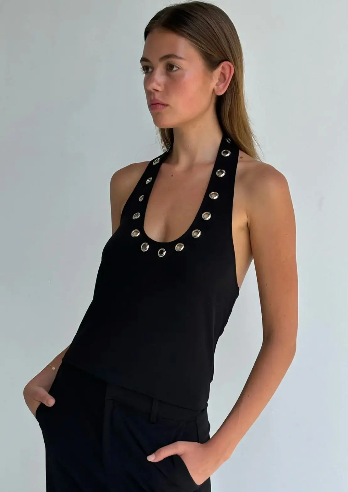 TARUXY Metal Hollow Halter Neck Vest Sexy Hot Girl Plunge Bodycon Solid Color Sleeveless Tanks Casual Club Party Camis Top Y2K